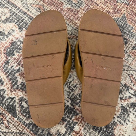 Vince Women’s Brown Leather Flip Flops, Size US 9 - Picture 3 of 4